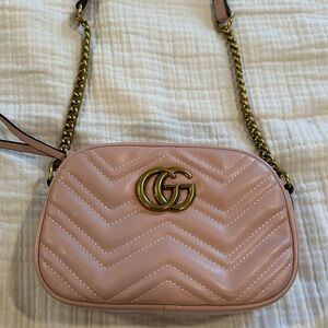 Small GG Marmont Chain Shoulder Bag in Perfect Pink